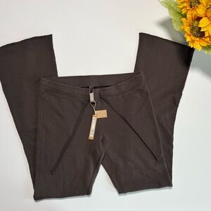 SKIMS French Terry Low Rise Pants in color Iron